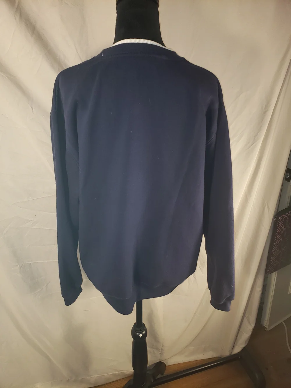 Women's Navy Holiday Embroidered Crewneck Sweater - L